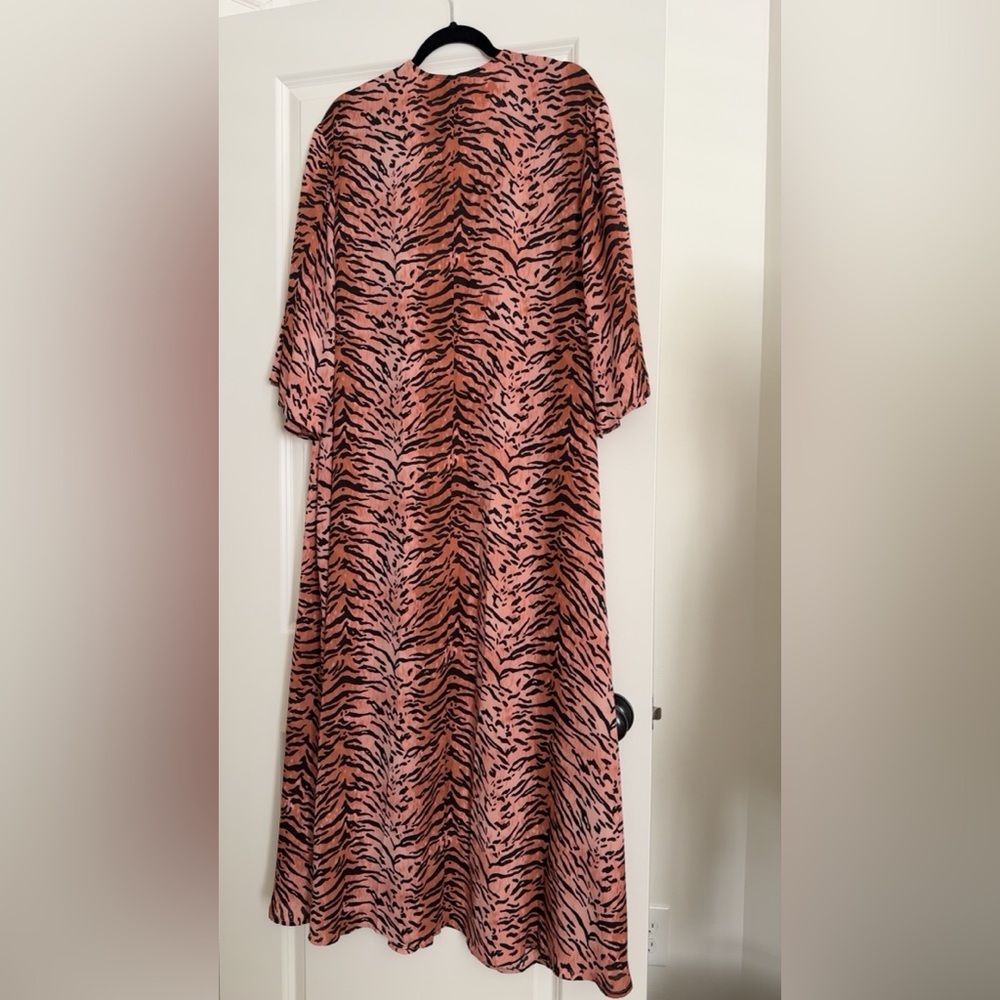 Buddy Love Alix Madi Length Duster/Kimono in Siberian Tiger, M/L - Picture 10 of 13